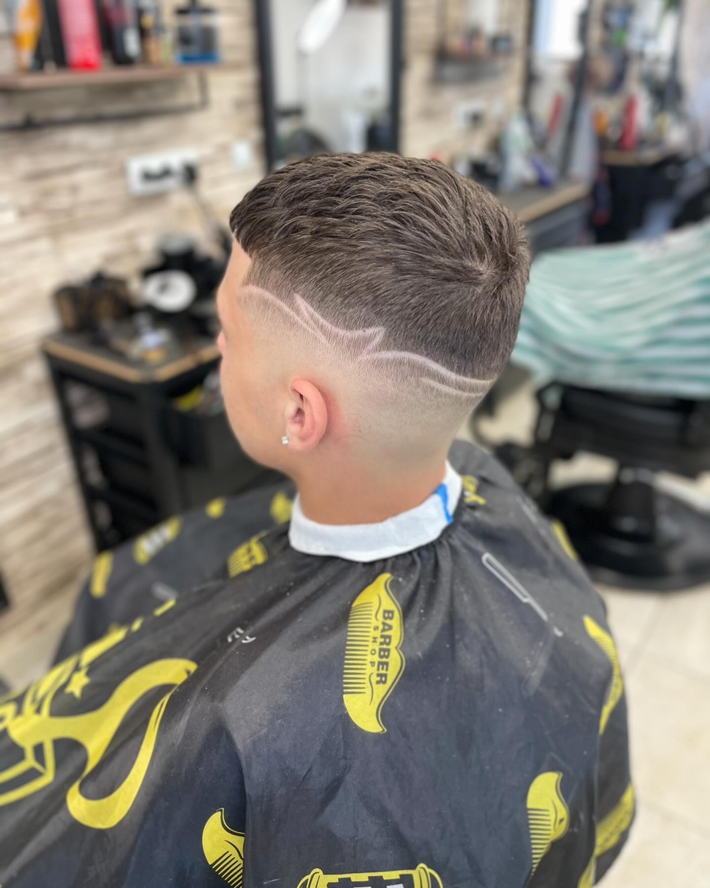 PHOTO SALON 210Barber